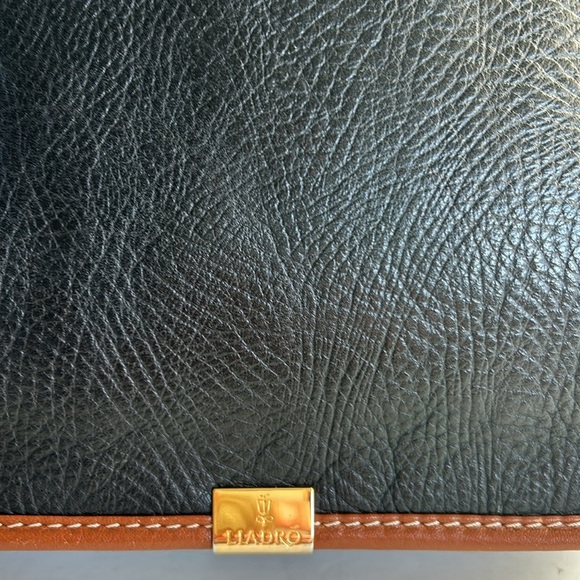 Lladro black and brown small adjustment strap crossbody leather bag purse - Picture 6 of 16